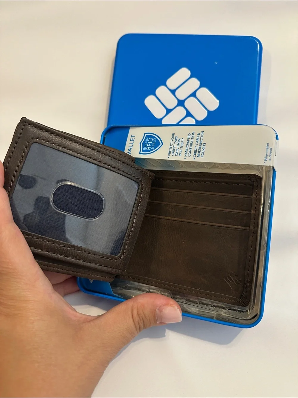 Columbia wallet
